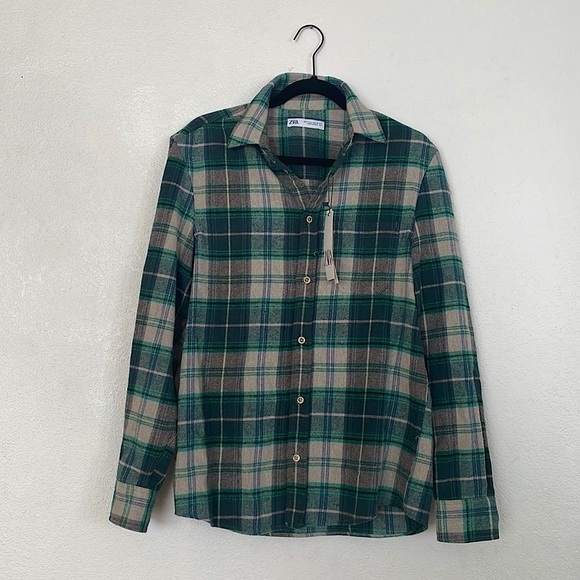 Great looking green Zara- Men’s relaxes flannel fit shirt. - Picture 9 of 13